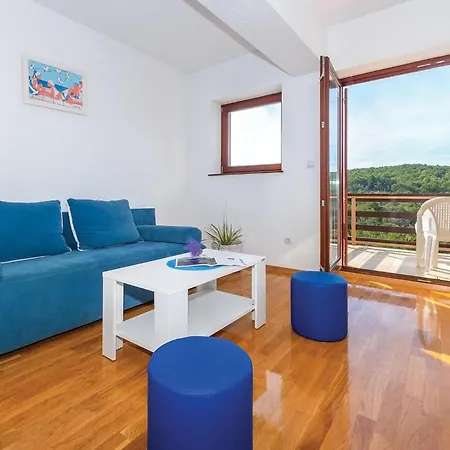 Apartament Amazing In With Swimming Pool