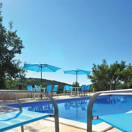 Amazing In With Swimming Pool *