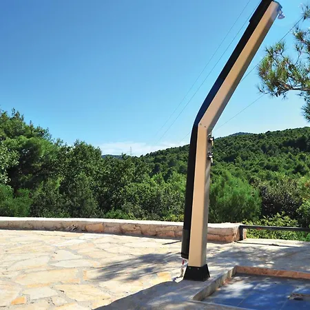 Amazing In With Swimming Pool 比利切