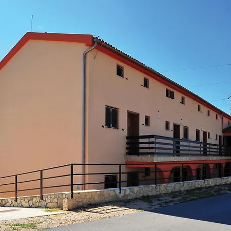 Amazing In With Swimming Pool *