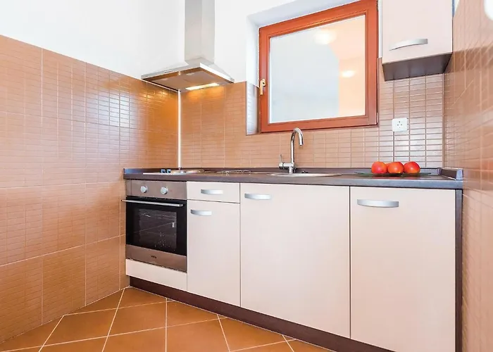 Amazing In With Swimming Pool Appartement Bilice