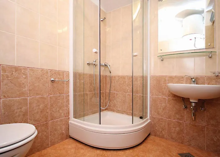 Amazing In With Swimming Pool Appartement