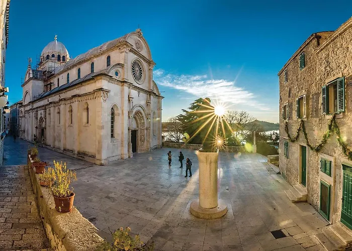 Amazing In With Swimming Pool Appartement Bilice